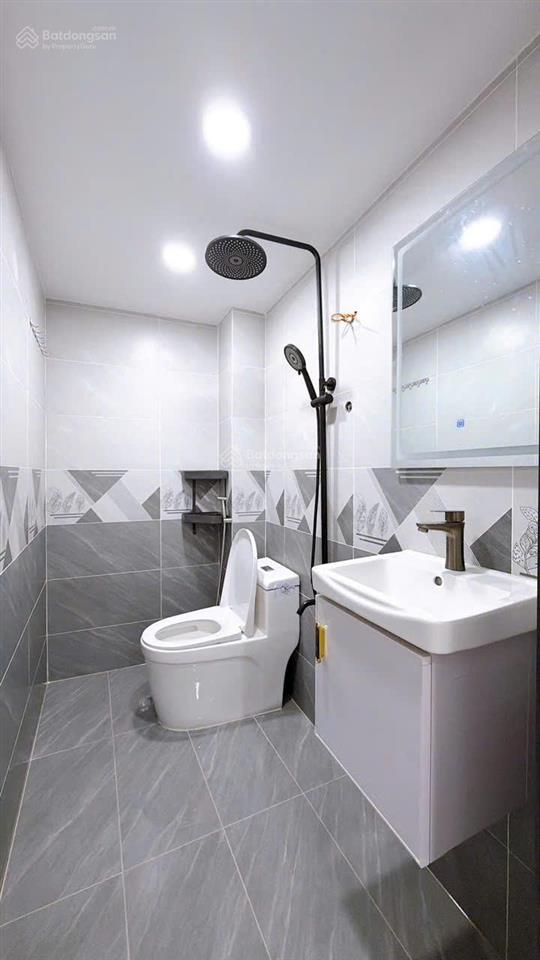 Nhà mới 100% quận 4  kèo thơm hẻm đoàn văn bơ, p. khánh hội tphcm. gía 3 tỷ 650