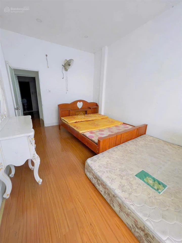 Bán nhà vị trí cực hiếm sát mặt tiền đường vĩnh hội. hẻm trước nhà 4m rộng rãi. giá 3 tỷ 850