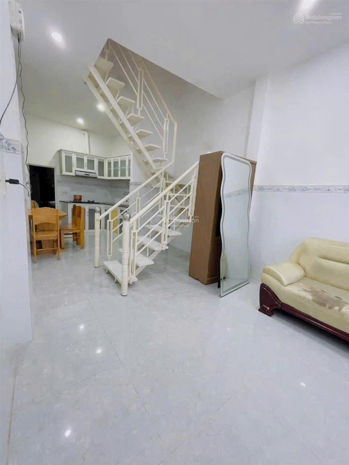 Bán nhà vị trí cực hiếm sát mặt tiền đường vĩnh hội. hẻm trước nhà 4m rộng rãi. giá 3 tỷ 850