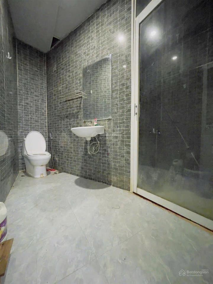 Bán nhà vị trí cực hiếm sát mặt tiền đường vĩnh hội. hẻm trước nhà 4m rộng rãi. giá 3 tỷ 850