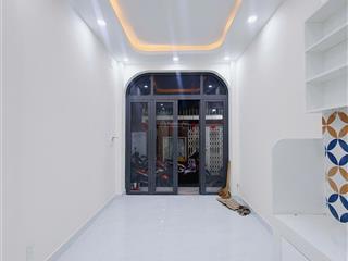 Nhà mới dọn vào ở ngay đường tôn đản, quận 4, giá chỉ 4 tỷ 1  có phòng ngủ trệt!
