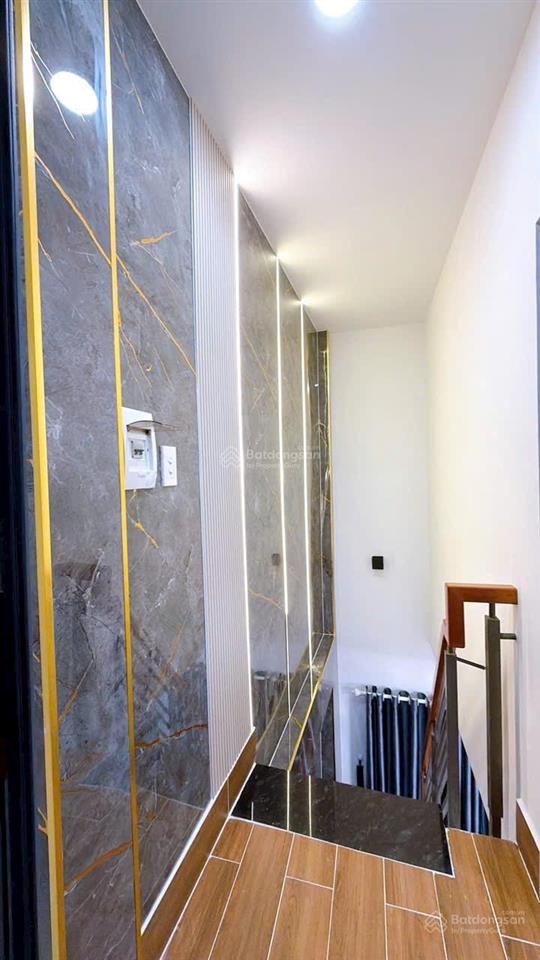 Bán gấp nhà sát đường vĩnh khánh, nhà đẹp dọn vào ở ngay 3 tỷ 150