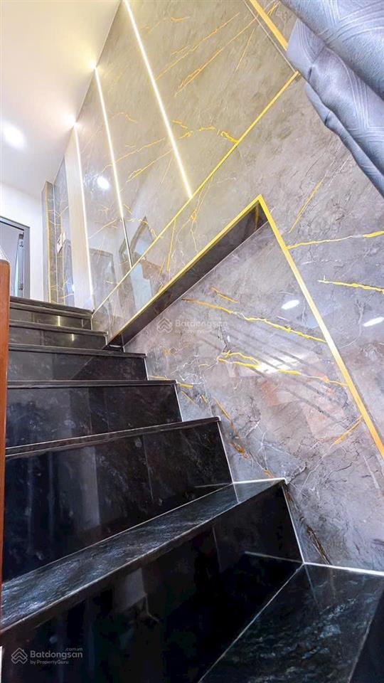 Bán gấp nhà sát đường vĩnh khánh, nhà đẹp dọn vào ở ngay 3 tỷ 150