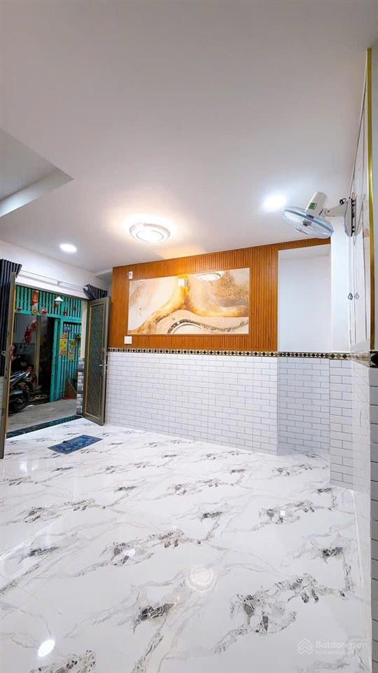 Bán gấp nhà sát đường vĩnh khánh, nhà đẹp dọn vào ở ngay 3 tỷ 150