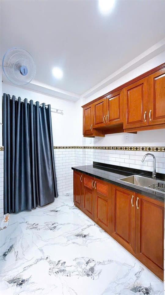 Bán gấp nhà sát đường vĩnh khánh, nhà đẹp dọn vào ở ngay 3 tỷ 150