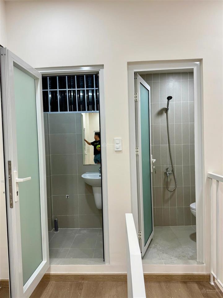Chính chủ bán nhà 3 tầng nhà mới đẹp quận 4  3,3 tỷ
