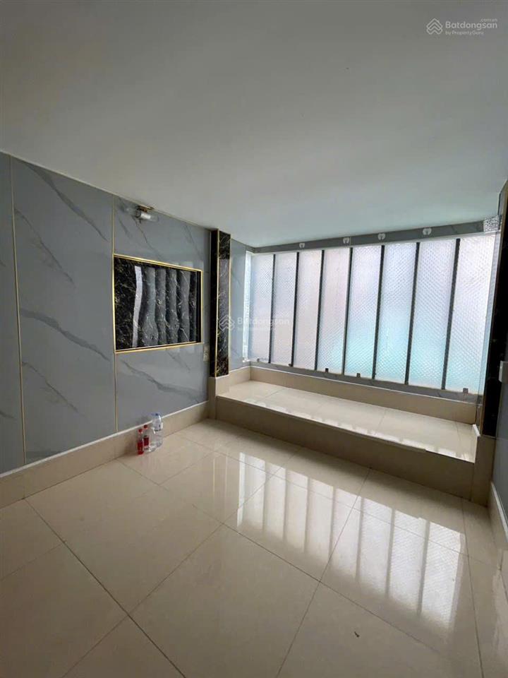Chính chủ bán nhà 3 lầu, hẻm xe hơi 391 trần hưng đạo, dt 15m², không quy hoạch, giá 2 tỷ 950