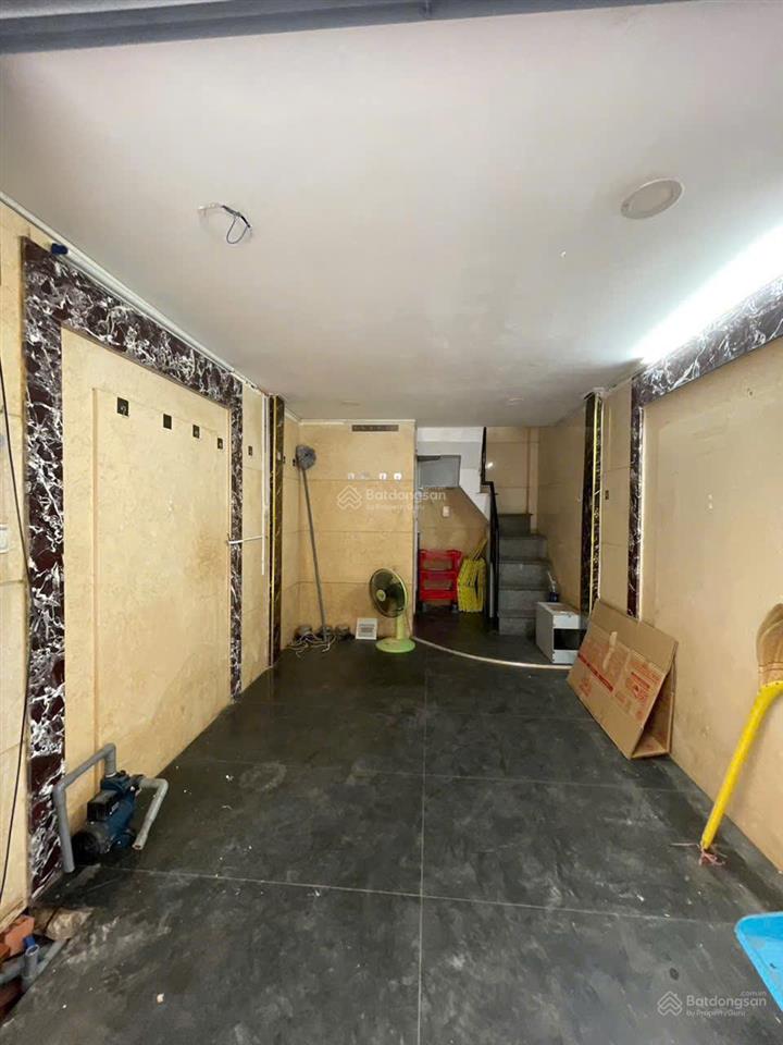 Chính chủ bán nhà 3 lầu, hẻm xe hơi 391 trần hưng đạo, dt 15m², không quy hoạch, giá 2 tỷ 950