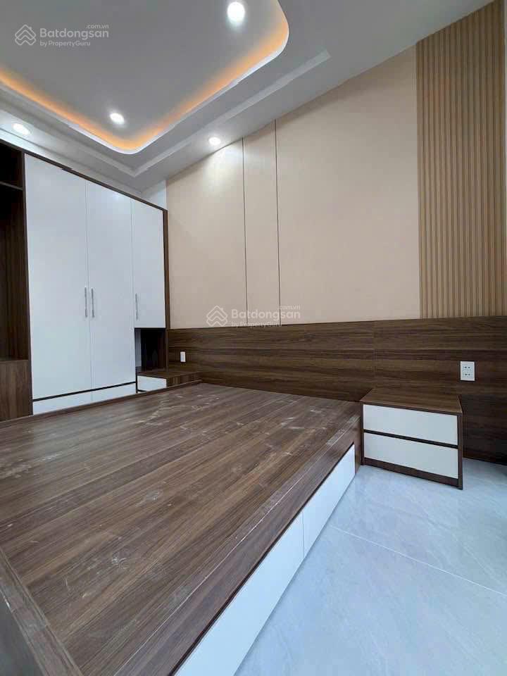 Chính chủ bán nhà đẹp 03 tấm trung tâm đoàn văn bơ, dt 3 x 16, 5 pn  4 wc, giá 5,5 tỷ