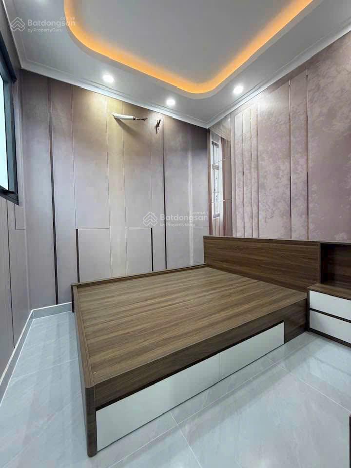 Chính chủ bán nhà đẹp 03 tấm trung tâm đoàn văn bơ, dt 3 x 16, 5 pn  4 wc, giá 5,5 tỷ
