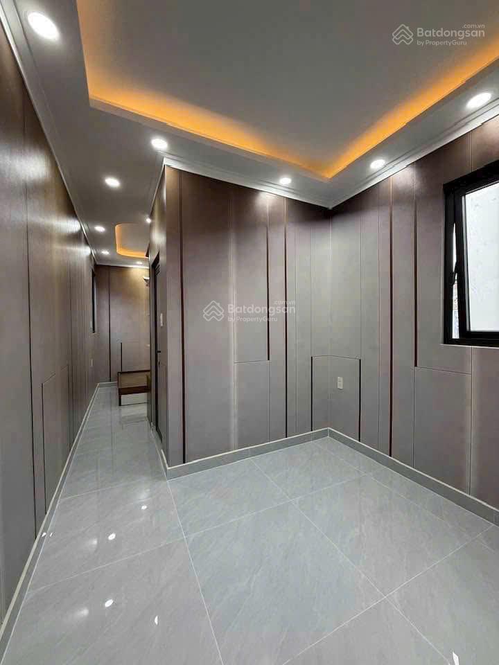 Chính chủ bán nhà đẹp 03 tấm trung tâm đoàn văn bơ, dt 3 x 16, 5 pn  4 wc, giá 5,5 tỷ