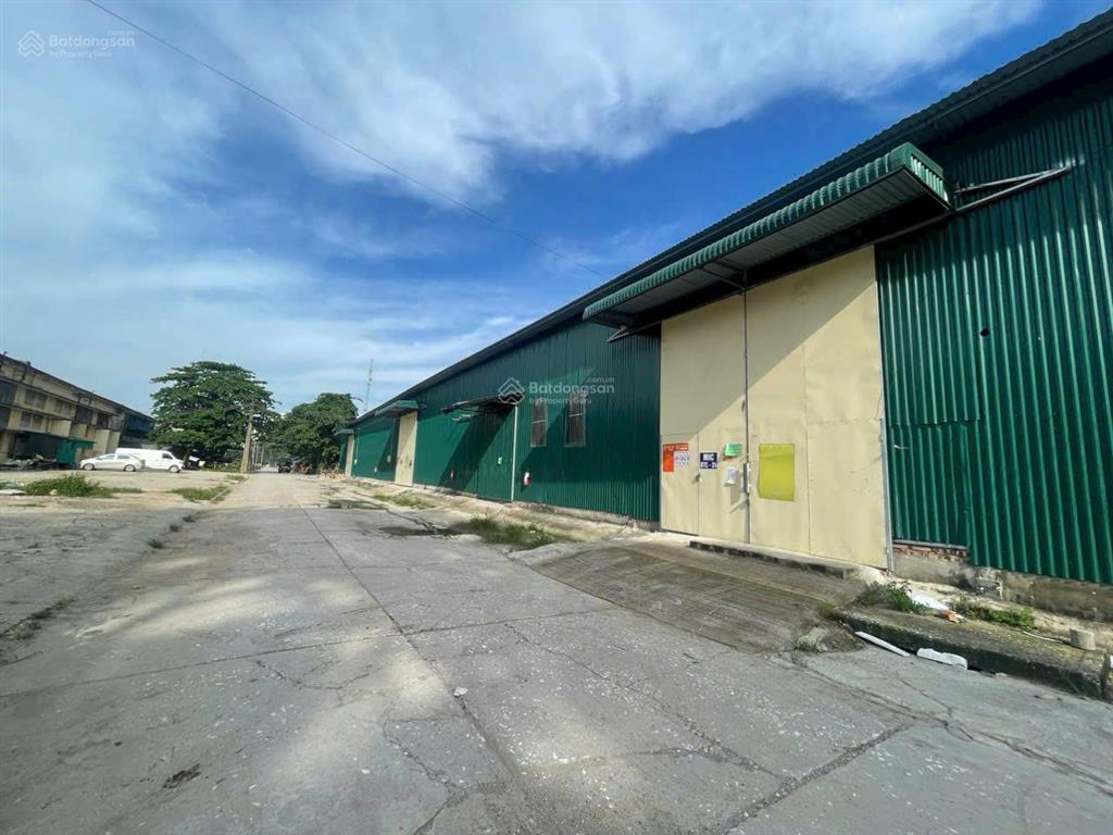 Cho thuê 784m2 tại kcn phú thị, gia lâm, container vào 24/24