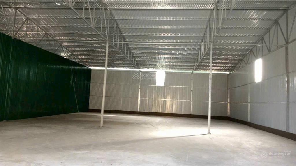Cho thuê 784m2 tại kcn phú thị, gia lâm, container vào 24/24