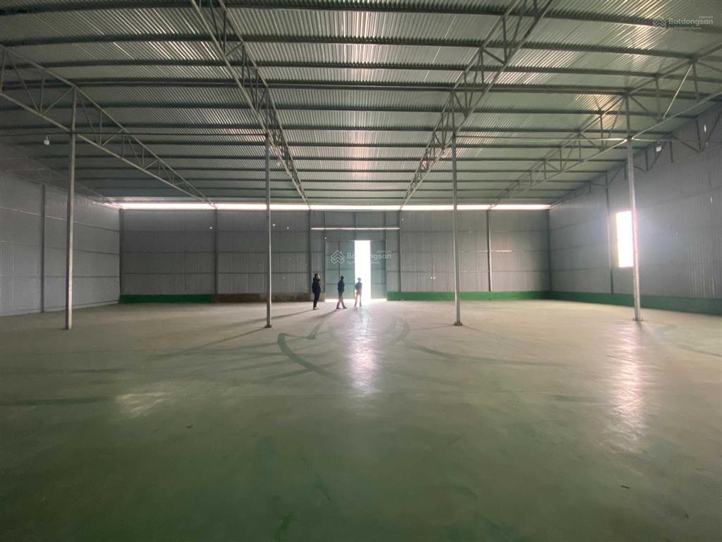 Cho thuê 784m2 tại kcn phú thị, gia lâm, container vào 24/24