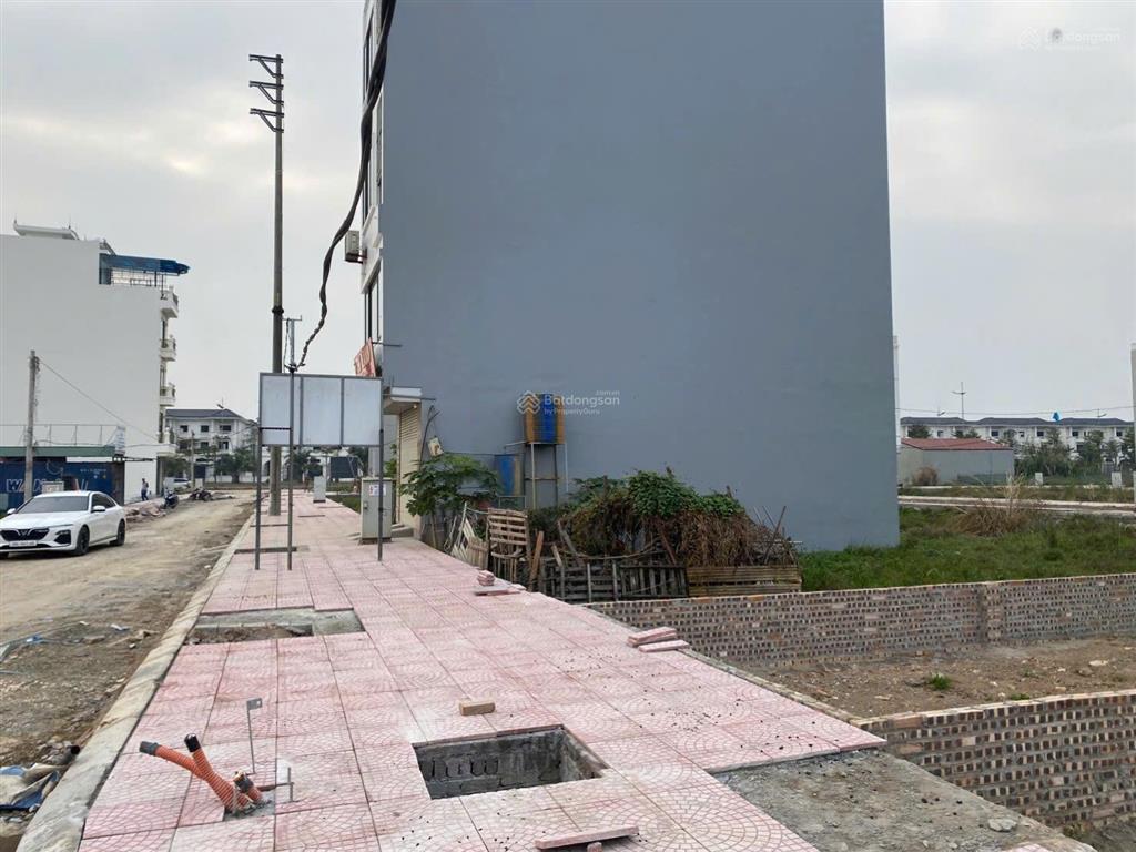 Bán gấp lô 62.3m2 12.46 tỷ, cạnh đường vành đai 3.5, loại hiếm vỉa hè 4m sau kinh doanh cực tốt