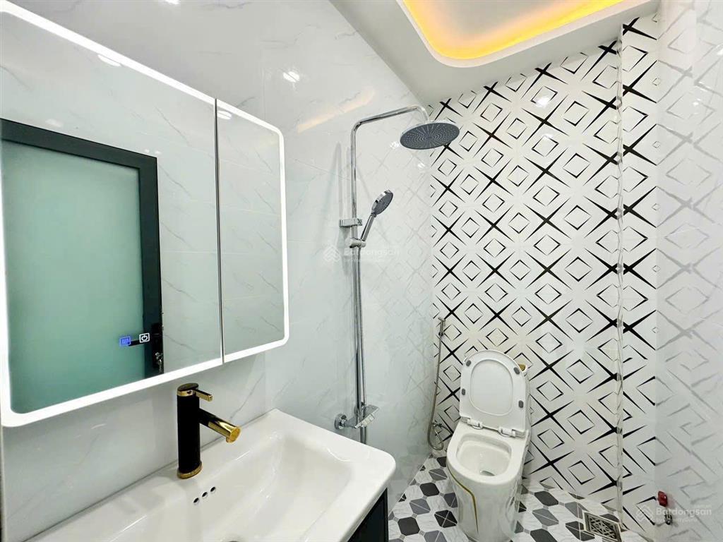 Nhà đẹp, hẻm 8m  khu vip trung lang  4 tầng, 5x16  cam kết chuẩn 100%