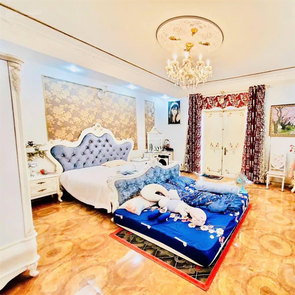 Biệt thự, hẻm 8m  khu vip tân sơn nhì  4 tầng, 8x17  cam kết chuẩn 100%