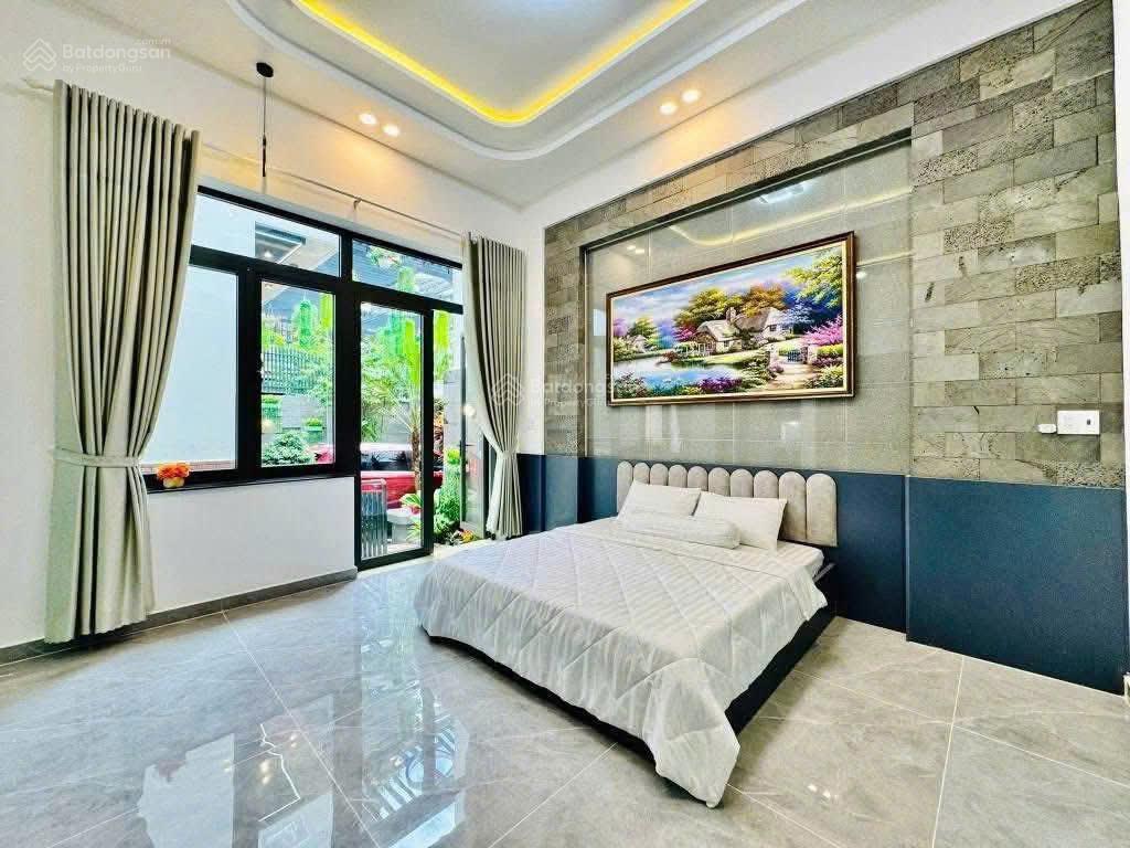 Biệt thự, hẻm 8m  trường sa, giáp q3  4 tầng, 7x12  cam kết chuẩn 100%
