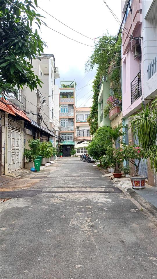 Nhà đẹp, hẻm 8m  khu vip bàu cát  5 tầng, 5x16m  cam kết chuẩn 100%