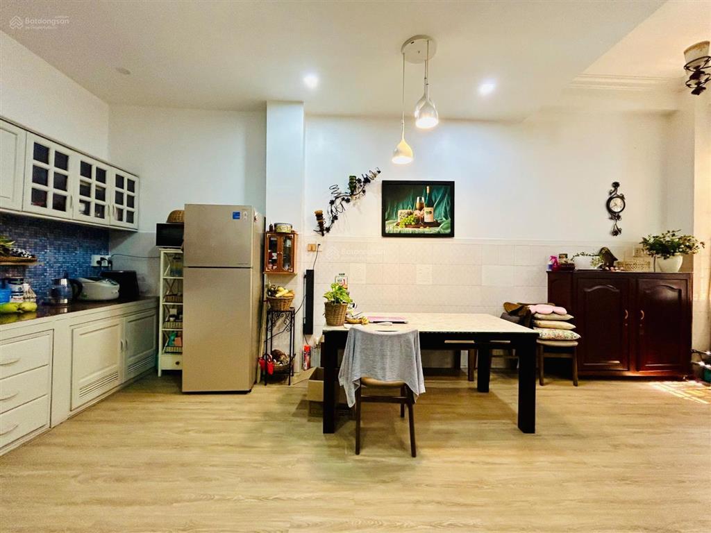 Hẻm 8m  khu vip đồng đen  5 tầng, 5x16  tặng full nội thất