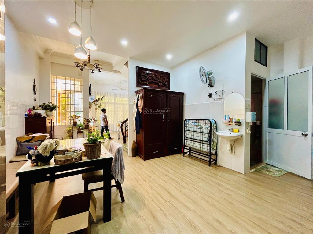 Hẻm 8m  khu vip đồng đen  5 tầng, 5x16  tặng full nội thất