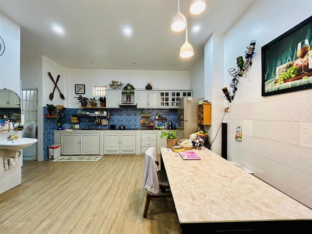 Hẻm 8m  khu vip đồng đen  5 tầng, 5x16  tặng full nội thất