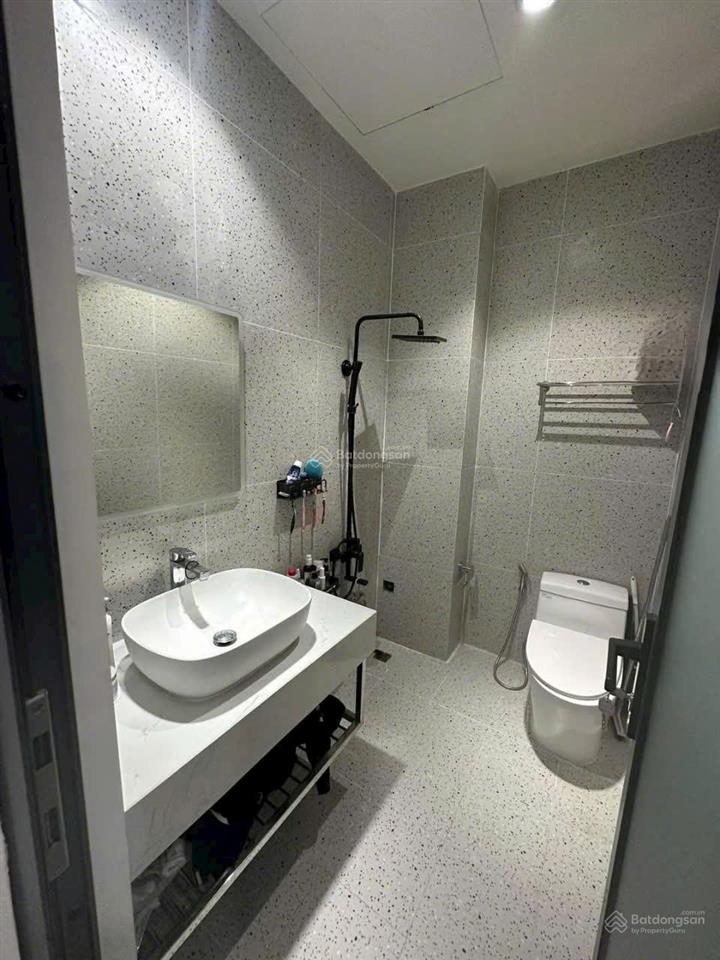 Nhà đẹp, hẻm 8m  khu vip bảy hiền  5 tầng, 5x18  cam kết chuẩn 100%