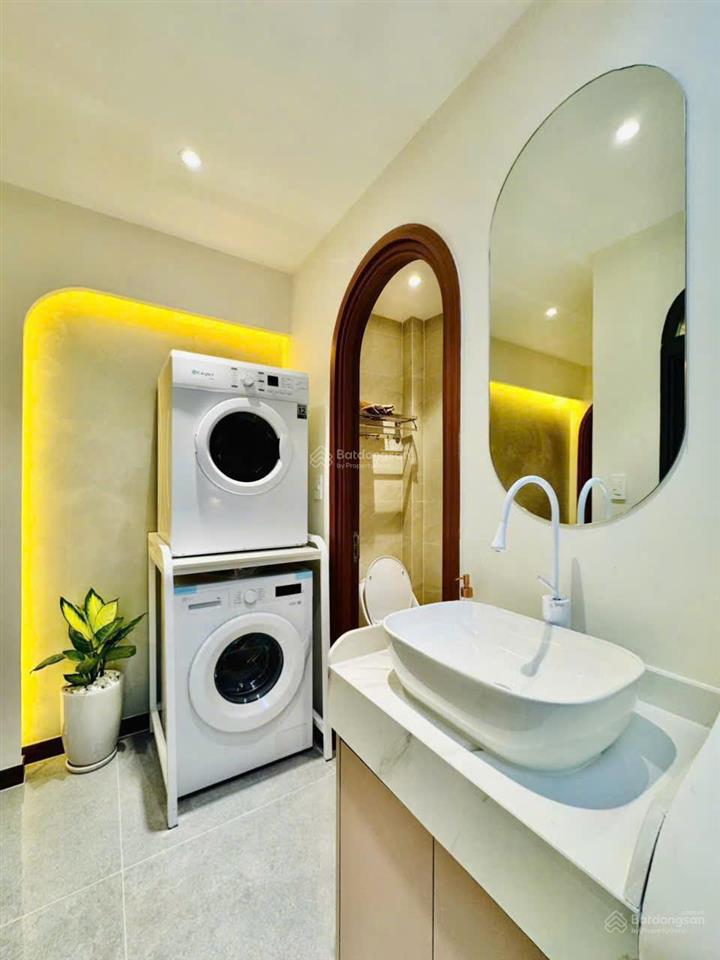 Nhà đẹp, hẻm 8m  khu vip bảy hiền  5 tầng, 5x18  cam kết chuẩn 100%