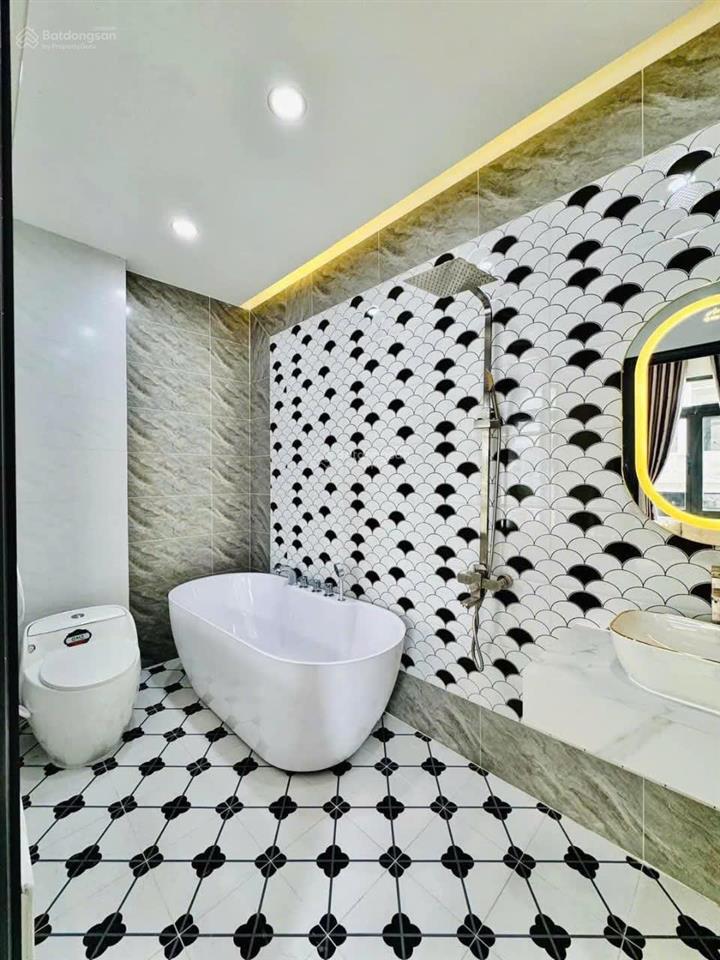 Nhà đẹp, hẻm 8m  khu vip phan sào nam  5 tầng, 5x16  cam kết chuẩn 100%