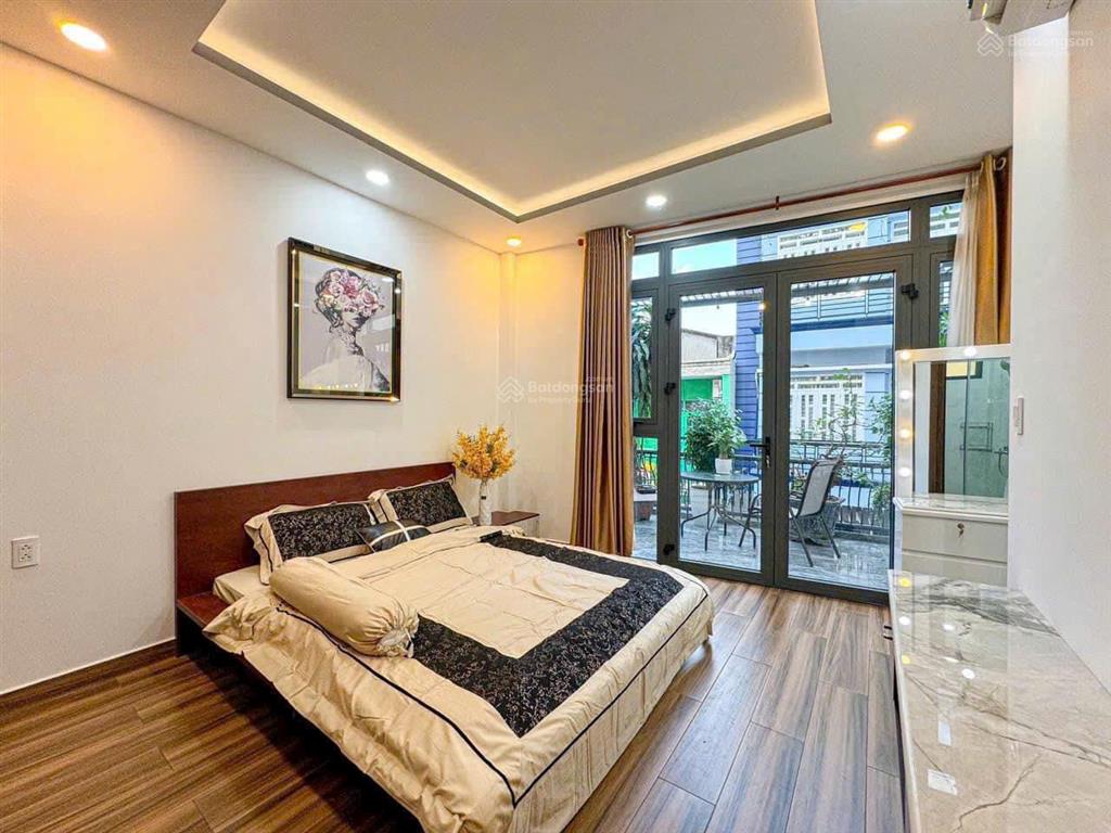 Hẻm 8m  khu vip nguyễn bá tòng  5 tầng, 5x18  tặng full nội thất