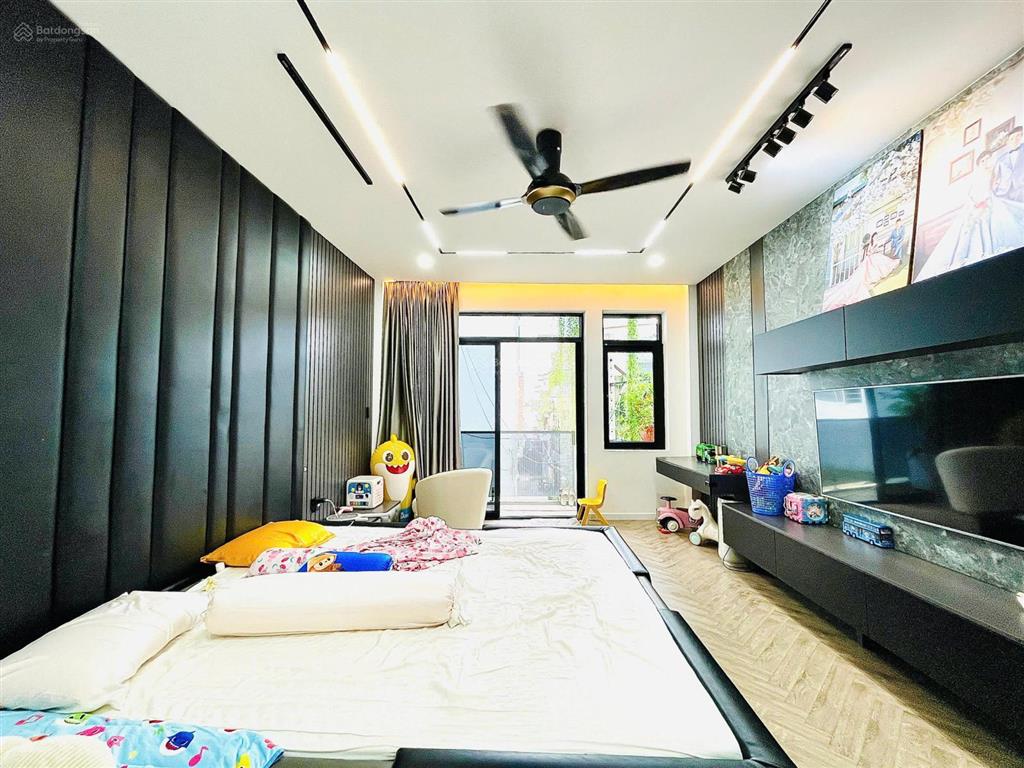 Nhà đẹp, hẻm 8m  khu vip bảy hiền  5 tầng, 5x16  cam kết chuẩn 100%