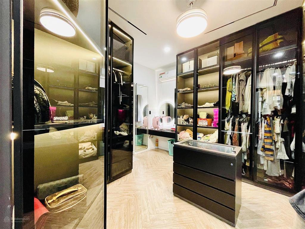 Nhà đẹp, hẻm 8m  khu vip bảy hiền  5 tầng, 5x16  cam kết chuẩn 100%