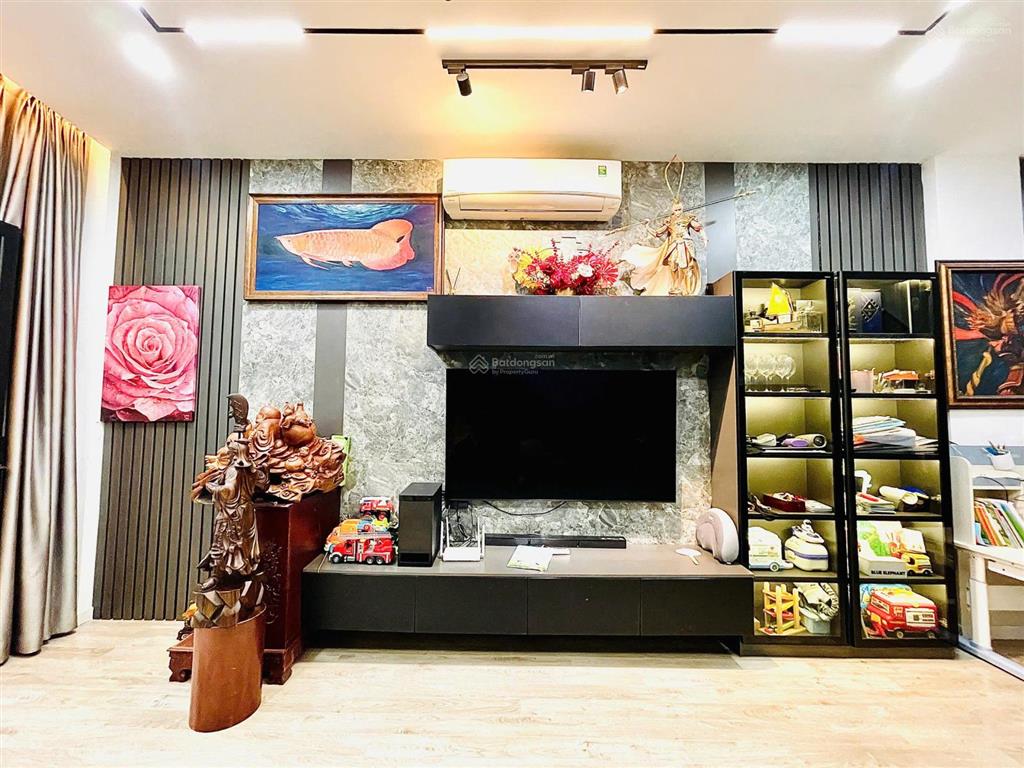 Nhà đẹp, hẻm 8m  khu vip bảy hiền  5 tầng, 5x16  cam kết chuẩn 100%