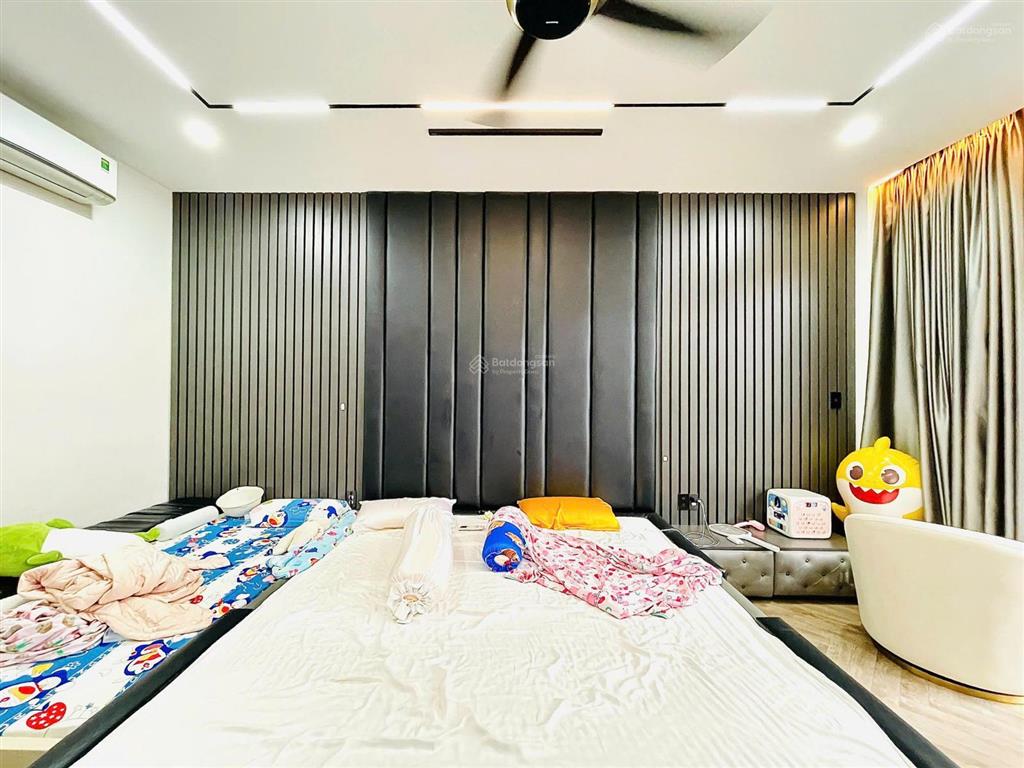 Nhà đẹp, hẻm 8m  khu vip bảy hiền  5 tầng, 5x16  cam kết chuẩn 100%
