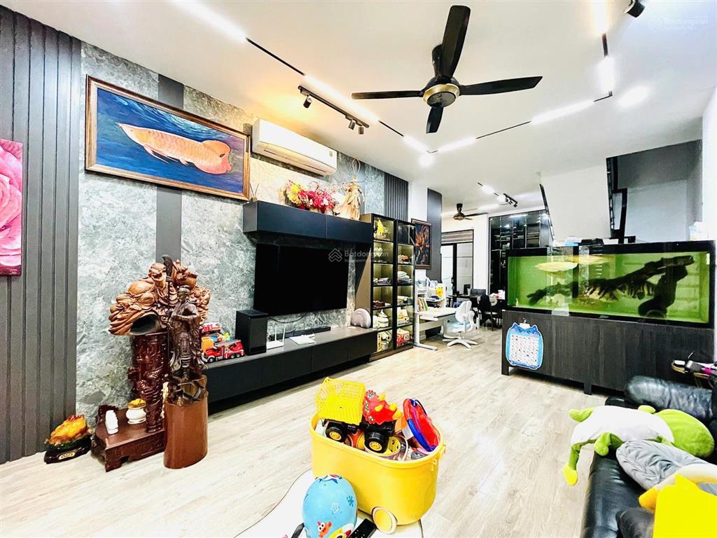 Nhà đẹp, hẻm 8m  khu vip bảy hiền  5 tầng, 5x16  cam kết chuẩn 100%