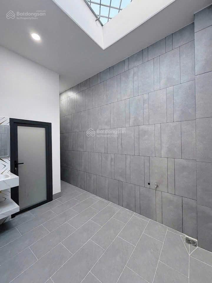 Kèo thơm xuất hiện, nhà 2 lầu sổ riêng thổ cư 100%. 1 sẹc cuối đường huỳnh văn nghệ nối dài