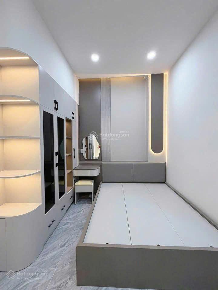 Kèo thơm xuất hiện, nhà 2 lầu sổ riêng thổ cư 100%. 1 sẹc cuối đường huỳnh văn nghệ nối dài