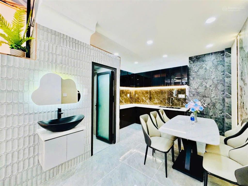 Bán nhà hẻm xe hơi 606 rộng 10m đường 3 tháng 2 phường 14 quận 10, dt 4.4x32m, giá 22.9 tỷ