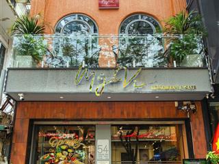 Cho thuê nhà mặt phố hàng bè. dt 280m2 ( 70m2x4t ). mt 4m