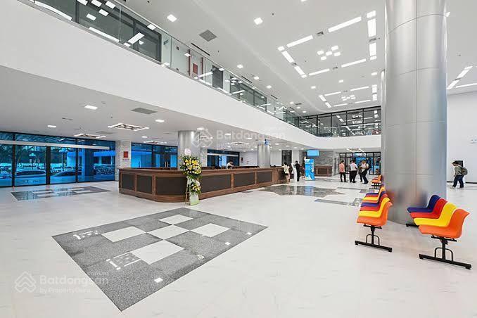 Cho thuê nhà mặt phố trần duy hưng. dt 32000m2 (800m2x4t). mt 150m