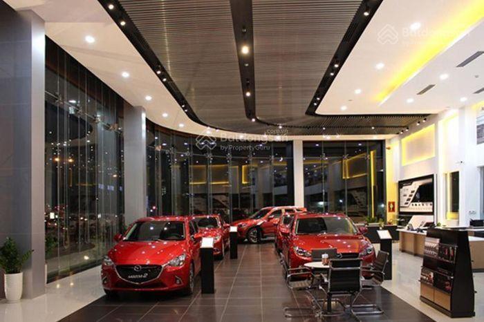 Cho thuê nhà mặt phố nguyễn trãi. dt 300m2. mt 10m