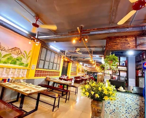 Cho thuê nhà mặt phố lê văn lương. dt 750m2 (250m2x3t). mt 10m