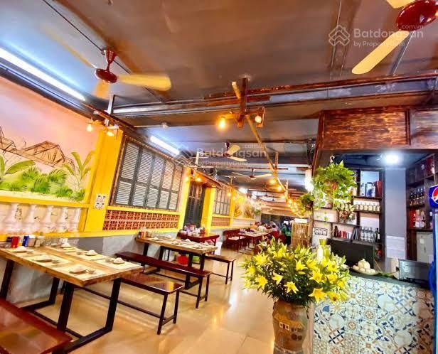 Cho thuê nhà mặt phố nguyễn tuân. dt 350m2. mt 15m