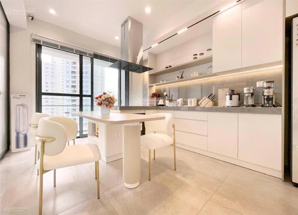 Bán ch 80m2 tại the antonia, 10,5 tỷ, 2pn, 2wc, nội thất bao đẹp