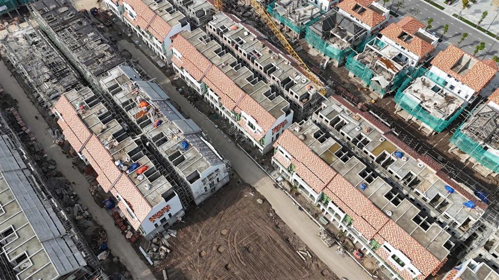 Căn xẻ khe giá bằng căn thường, thấp hơn đất dân