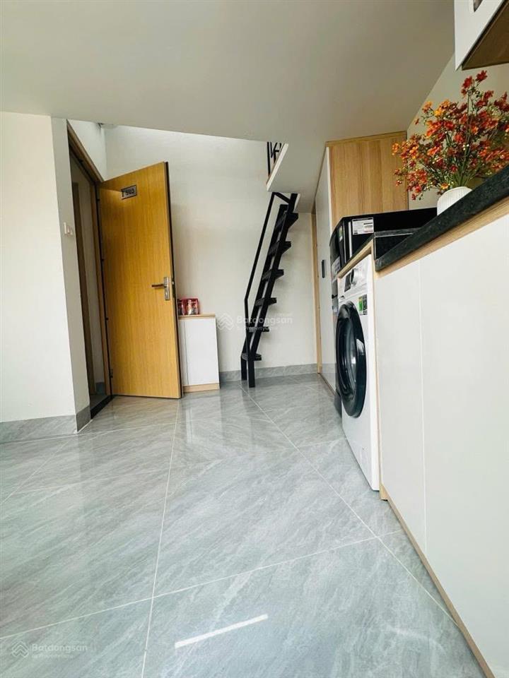 Mới nhất ccmn 100m ra p.cầu giấy 25pkk 7tầng thang máy full nội thất 79m2 mt5,2m dthu 130tr/tháng