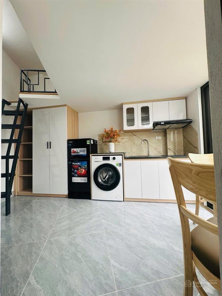 Mới nhất ccmn 100m ra p.cầu giấy 25pkk 7tầng thang máy full nội thất 79m2 mt5,2m dthu 130tr/tháng