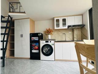 Mới nhất ccmn 100m ra p.cầu giấy 25pkk 7tầng thang máy full nội thất 79m2 mt5,2m dthu 130tr/tháng