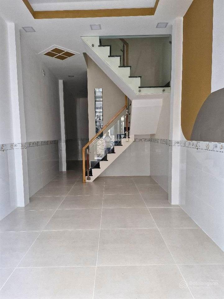 Nhà 3 tầng quận 8 ( 46m2 )  dts  110.7m2 , 4pn , 3wc , nhà mới ở ngay , nhỉnh 4 tỷ