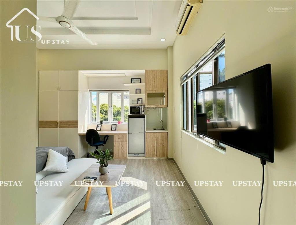 Trống căn studio 2 cửa sổ thoáng mát ngay trung tâm quận 1
